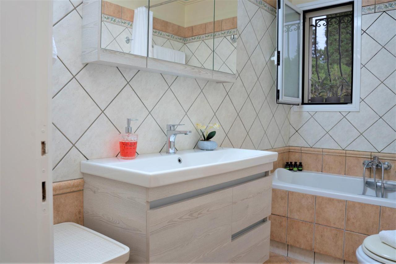 La Bella - Luxury House Close To Corfu Town Potamos (Corfu)